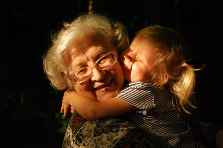 kogda ryadom net svoej — babushka naprokat