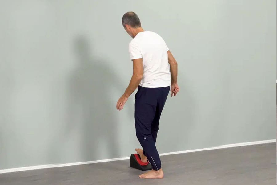 calf stretch for knee pain 1