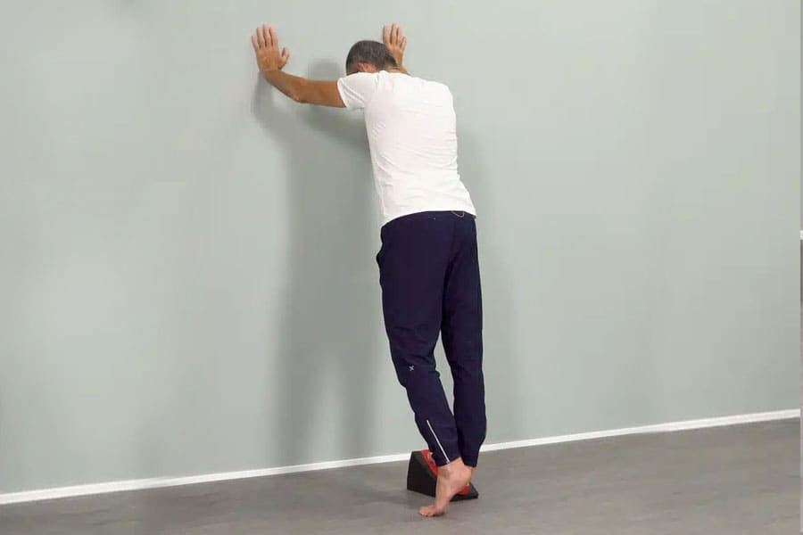 calf stretch for knee pain 2