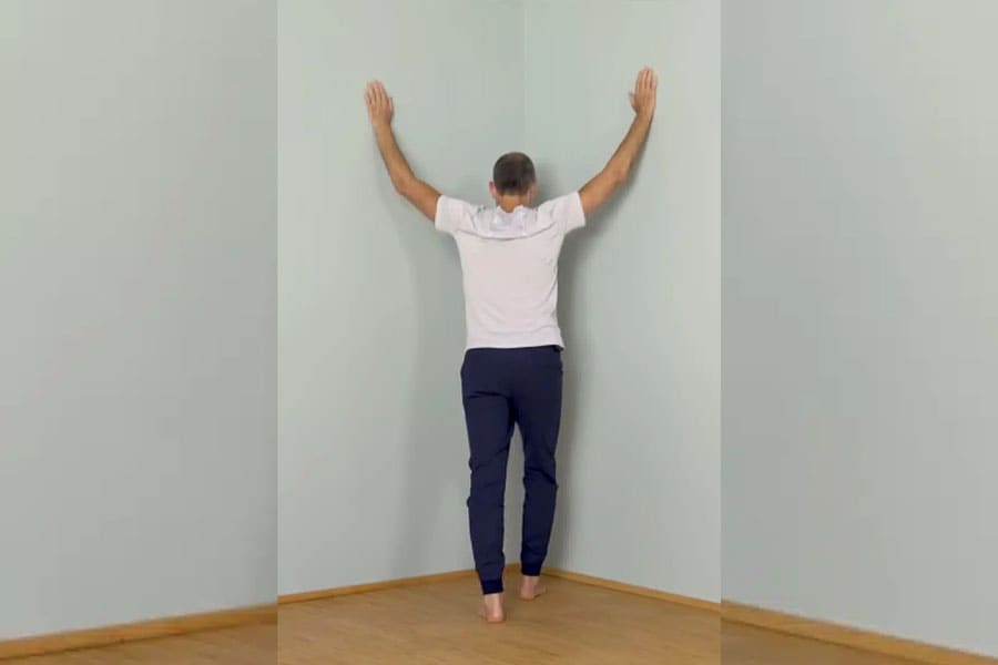 shoulder exercise chest stretch 1